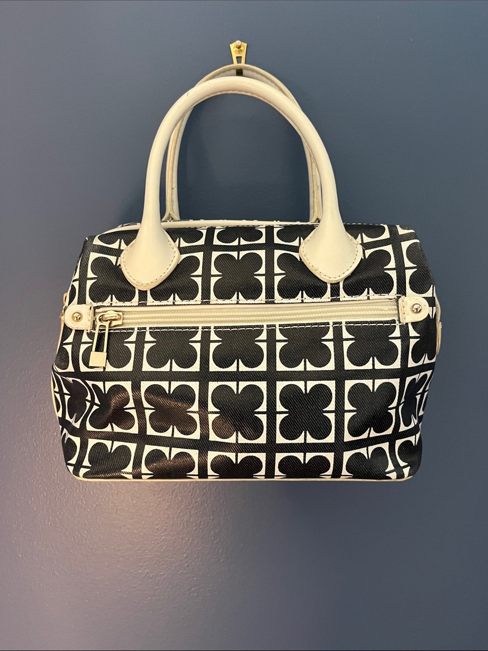 Liz Claiborne White and Black Patterned Women’s sachel bag